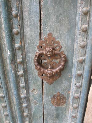 Pezenas Knockers2.jpg